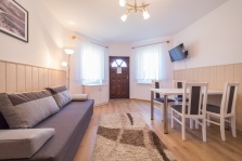 Domek 3 - aneks kuchenny i wypoczynek