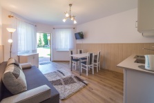 Domek 3 - aneks kuchenny i wypoczynek